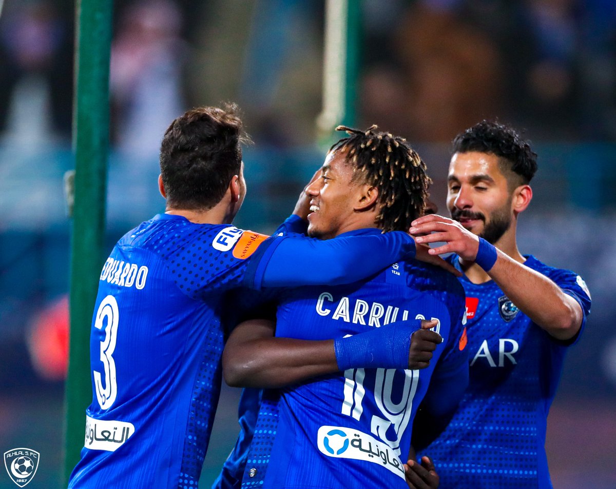 Alhilal_FC's tweet photo. 🗣 لا يَنثني عنْ مُبتغاه 
بطلٌ بعزمٍ لا يلين
هُنا الهلال .. هُنا الهلال 🤩💙

#كبير_آسيا
#الهلال https://t.co/3WjUFZMgk7