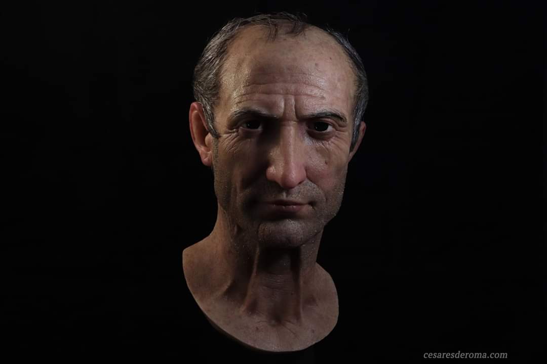 BBKClassicsSoc's tweet photo. When he gives you that ‘et tu cutè’ look 😏😏

#JuliusCaesar by Césares de Roma https://t.co/ieWciyOXjk