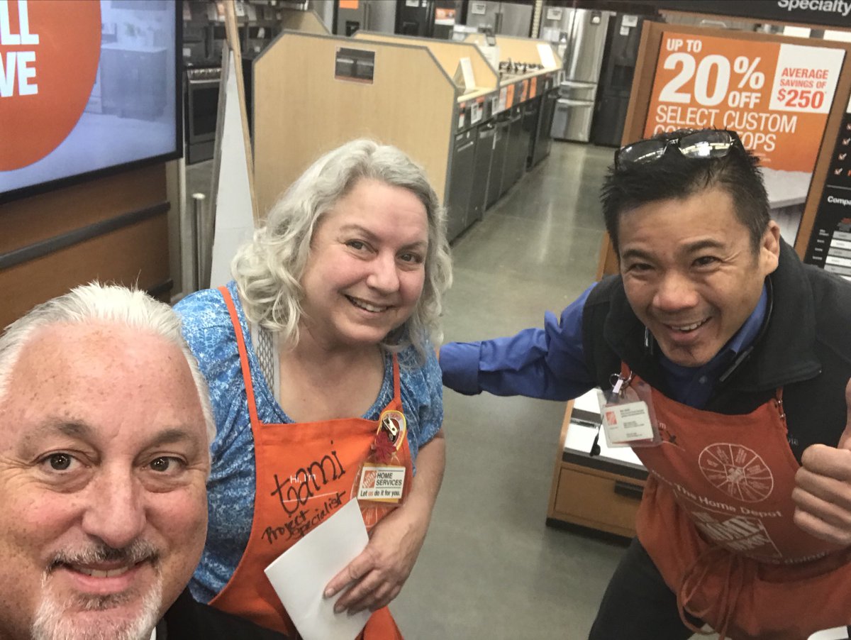 WDentonthd's tweet photo. At store 0629 with HSPS Tami & Rex, pumping up the Pleasanton HD Team, working with SASM Chris who is just killing his Services Plan HTD! #EveryStoreEveryDay @THDLeilani @lionel_stevens @MikeSpates @THDNick @THDjoachim @TimGudasTHD https://t.co/kuITmHTgxU