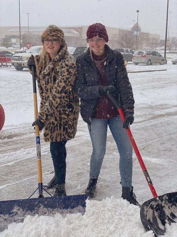 ETLMadeline's tweet photo. Sometimes service means shoveling and salting! Thanks to @TargetVMAudrey for braving the cold and helping me make sure our guests were able to get in and out with everything they need! #guestobsessed #safteyfirst @Holly_Target @HRNiccole @1Jess_I_Can @HaleyStanding https://t.co/gp5mNXoFO4