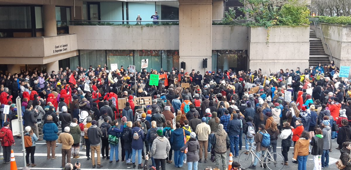 wildernews's tweet image. Huge crowd here outside the law courts in Vancouver to stand in solidarity with Wet'suwet'en people in the face of imminent RCMP invasion of their territory @jjhorgan you can stop this. #WetsuwetenStrong #bcpoli