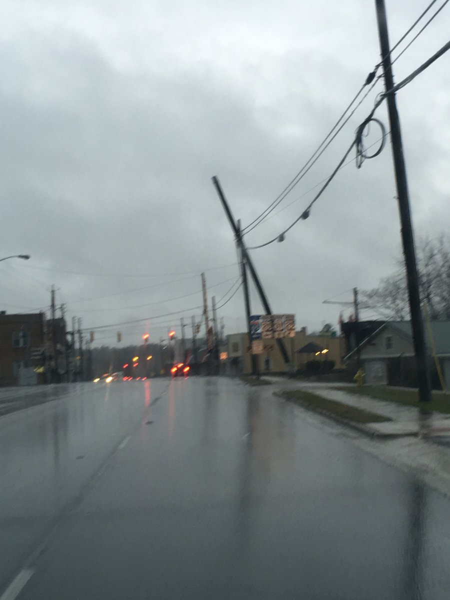 BrianRayCraft's tweet image. Power pole in downtown Calera leaning. @abc3340 @spann