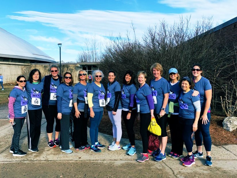 ClarkeHealth's tweet photo. LPS Nurses well represented at this great event on a beautiful day in Lexington. #kickcancer
#resolutionrun2kickcancer
#greatteam
@lexingtonnurses @DiamondNurses https://t.co/YSZx6NWbDG