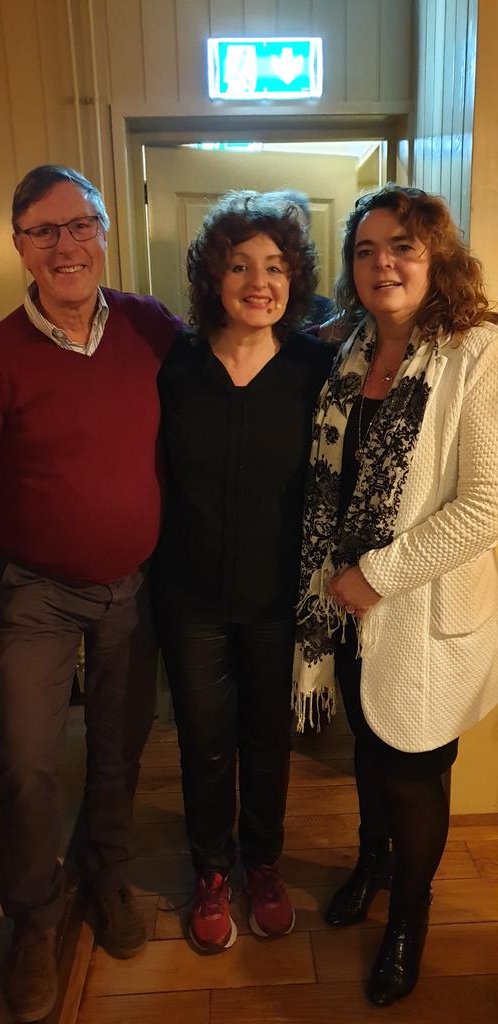 Een deel van de fractie van de ChristenUnie zijn we aanwezig in de Herberg bij het optreden van Talitha Nawijn. De foto werd gemaakt door mijn schatje.