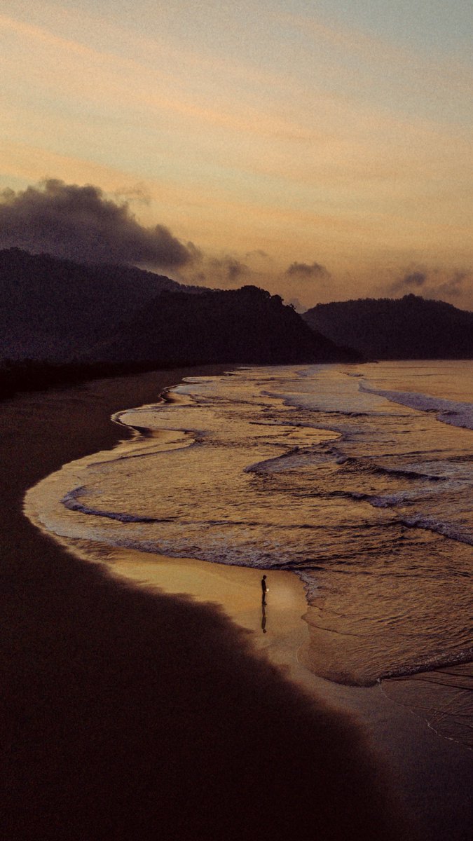 jonathanbertin's tweet image. TOURNÉE DE FONDS D'ÉCRAN: SPECIAL JAVA 🇮🇩
En Octobre, j'ai exploré Java, une île d'Indonésie incroyable pleine de paysages sauvages, voici mes plus beaux clichés de cette destination au format fond d'écran !
insta 👉 jonathanbertin