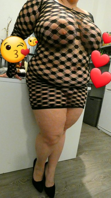 Soir&eacute;e #libertine au programme 😜 !! H&acirc;te de rencontrer de nouvelles personnes et plus si affinit&eacute;s 🙈 Je<a href="/tag/libertine"class="tags">#libertine</a><a href="/tag/bigboobs"class="tags"><span>#bigboobs</span></a><a href="/tag/hugetits"class="tags"><span>#hugetits</span></a><a href="/tag/swinger"class="tags"><span>#swinger</span></a><a href="/tag/wifeswap"class="tags"><span>#wifeswap</span></a><a href="/tag/libertin"class="tags"><span>#libertin</span></a>