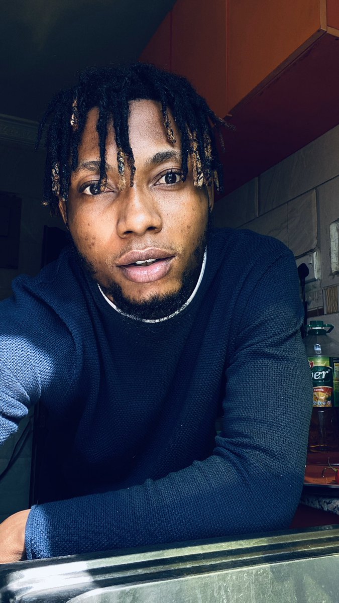 papi_vee's tweet photo. 🌝 https://t.co/OTHO52wQRo