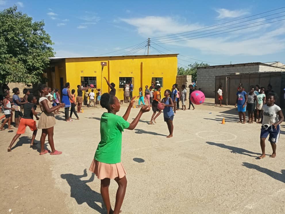 VolunteerZambia's tweet photo. •Site Saturday•
A great photo of Chibolya hub site
#Chibolya #HubSite #SiteSaturday https://t.co/K8lqkp1RFm