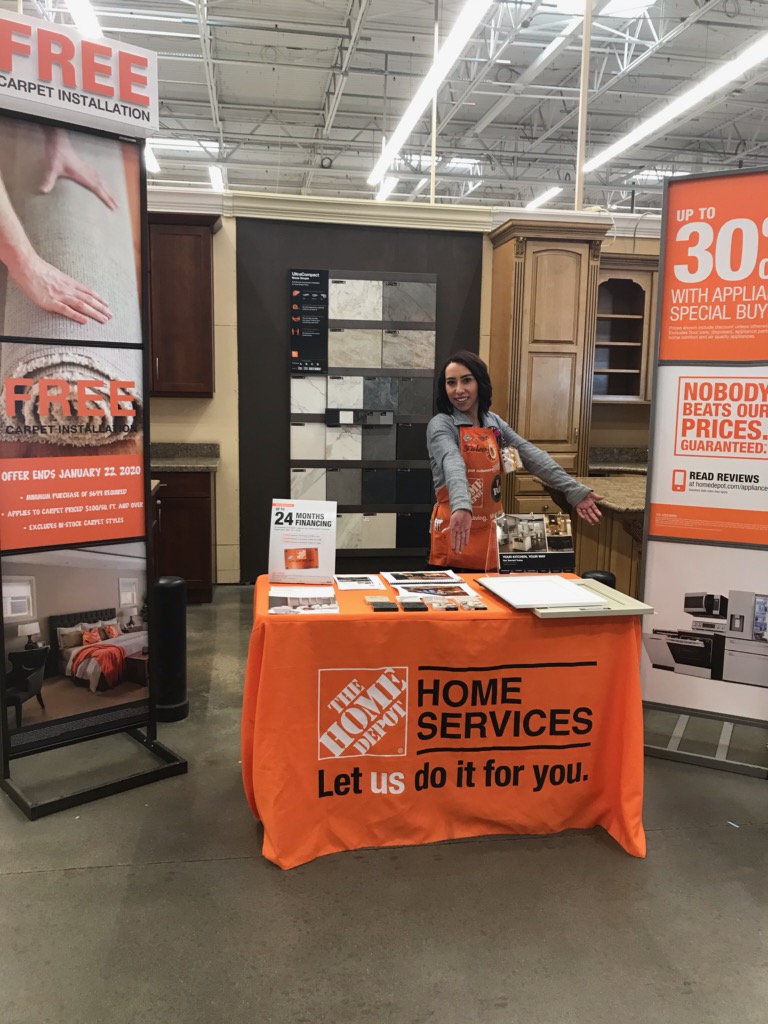 ChellyRoll33's tweet image. #pmdwinswithservices #d210proud #1520proud Fuleen shouting out our amazing promos and talking to customers about #cabinetmakeovers #OneTeam @GregLentz4 @MitschAbby @HortaLora
