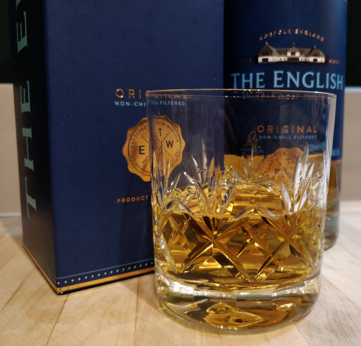 garryhunter's tweet photo. First #properdram of the new year is one of my favourites from last year. I've missed you @englishwhisky, it's been too long #slàinte #lifeisgood https://t.co/AsivPhyM1y