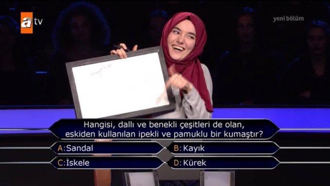 Gülsüm kızımız #kimmilyonerolmakister yarışmasında engellerin nasıl aşılabileceğini gösteriyor. Başarısıyla ve azmiyle tüm izleyenleri kendisine hayran bırakıyor. Gülüşün yüzünden hiç eksilmesin.