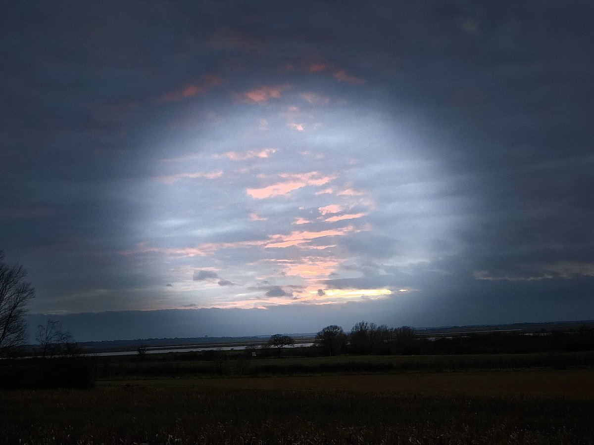 lindschurchill's tweet photo. 10 miles talking all things ‘life’, ‘ideas’ and what will be will be :) with @ete1 
.
.
#walk1000miles #walking #healthylifestyle #life #beyourself #direction #happy #chatter #fitness #fit #nature #thinkpositive https://t.co/vUviGVTSIx
