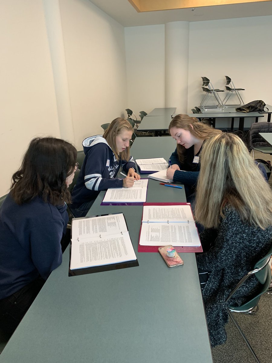 saphidamigabo's tweet photo. Peer to peer education @unbc. Training PLTL/SI peer leaders today, Academic Success Centre (ASC). #pltl #tutoring https://t.co/SlOdtHughb
