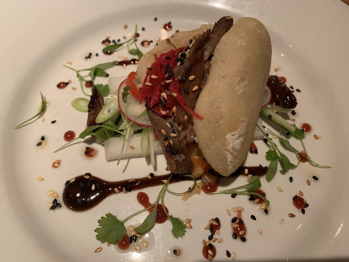 atmytablesw's tweet image. Delightful dinner at @TheHoltHoniton tonight...including a cheeky cheesecake which still has my tastebuds popping #topspot #diningDevon