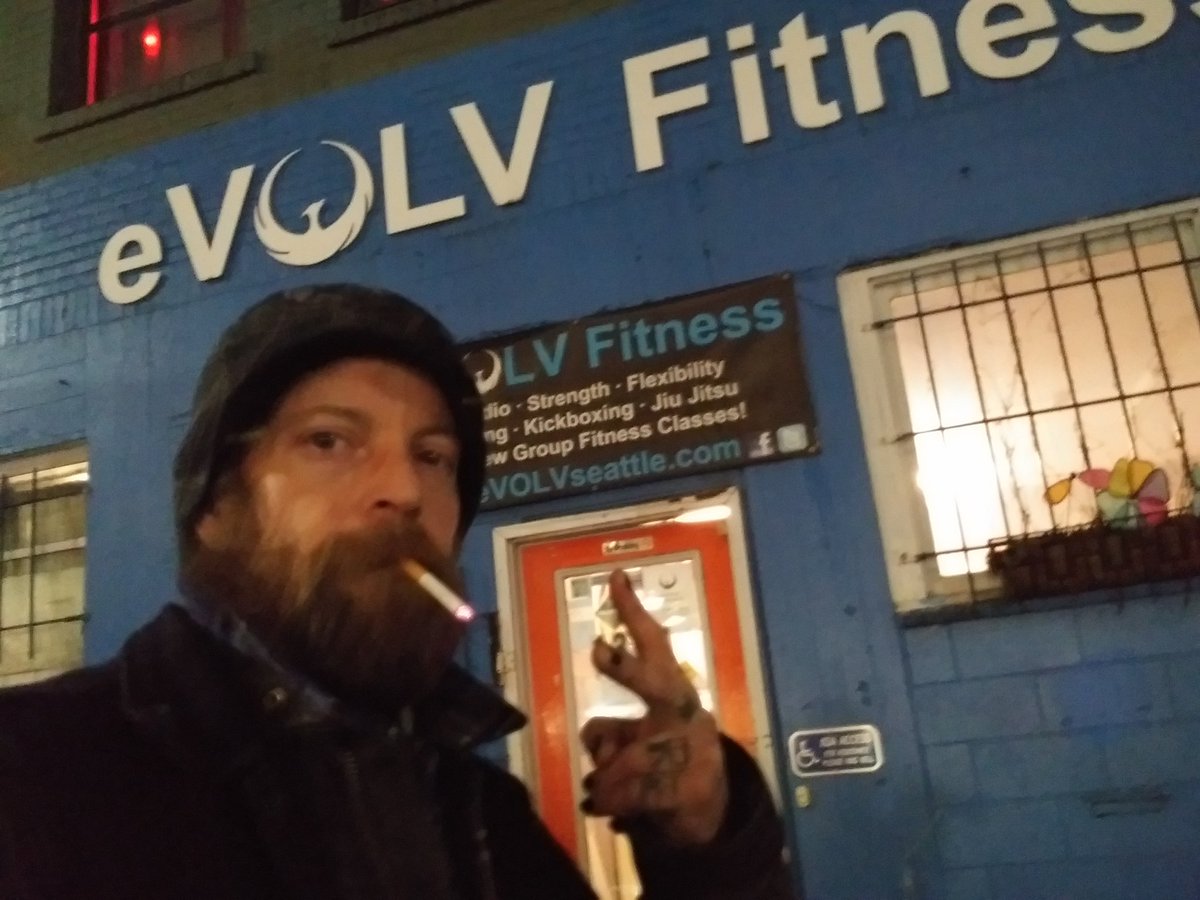 TravisMeyhem's tweet photo. @321battle at eVOLV Fitness! https://t.co/zaJCJNUgiM