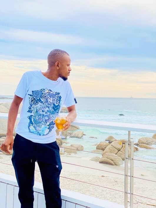 Sneyman4's tweet photo. The Ocean View  ep  Dropping  Soon Stay  alter @KabzaDeSmall_ @DjMaphorisa https://t.co/9ZL45NQVDt