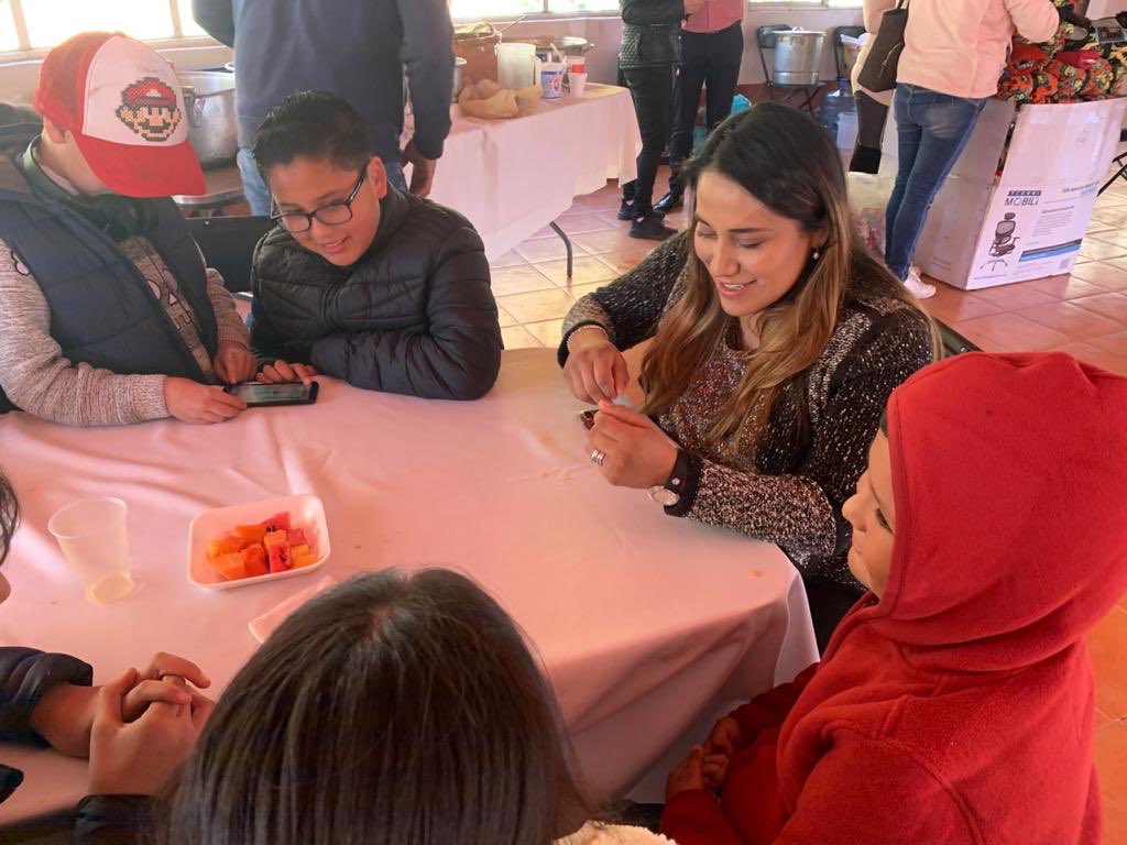 LizSandovalC's tweet photo. Esta mañana conviví con los #Agentes de la Red #PreAlba, son ellos pieza fundamental de este proyecto pues de encargan de fomentar la cultura de la no violencia contra las mujeres. Gracias por sumarse a esta gran iniciativa. #ComunidadQueConstruye #SanAntonioLaIsla https://t.co/76fJUekAZZ