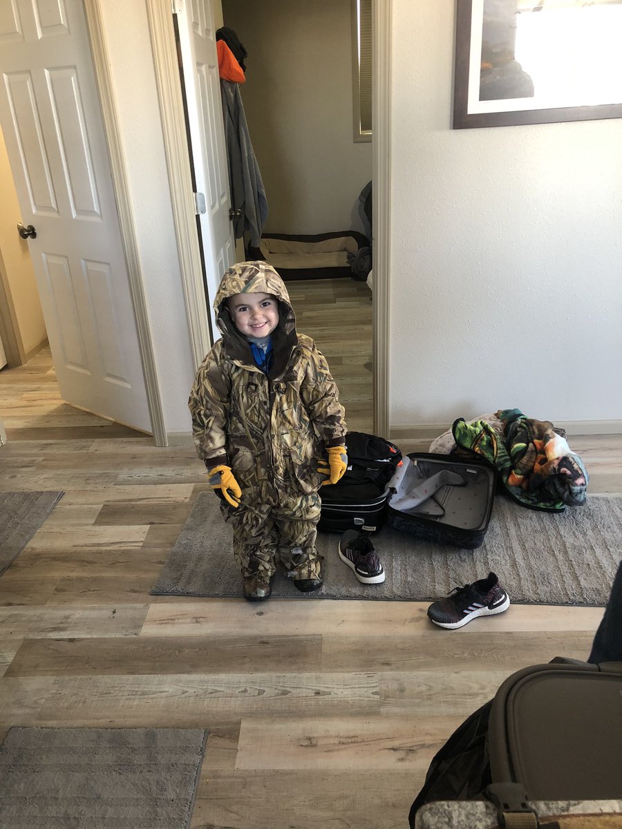 dustythoms's tweet image. While Mom and Malia are in the ATL.  I decided to embark on a journey out west with @hunter_thoms and Ridge.  We are on Ridges first hunt!! We are currently looking for Moose’s and jackalobes and a few ducks.  So far so good!! #guystrip #firsthunt