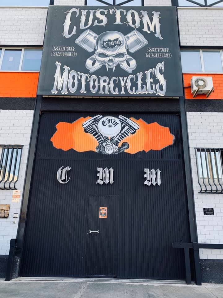 CMMSpain's tweet photo. CURSO MECANICA HARLEY DAVIDSON. Se abre plazo de matriculación para el siguiente curso de Mecanica de motores Harley Davidson. Plazas limitadas a 6 alumnos por curso.
Para más información en nuestra web, en el tlf 91 110 45 48 o a través del mail  direccion@custommotormadrid.com https://t.co/PYM0pG0Kbx