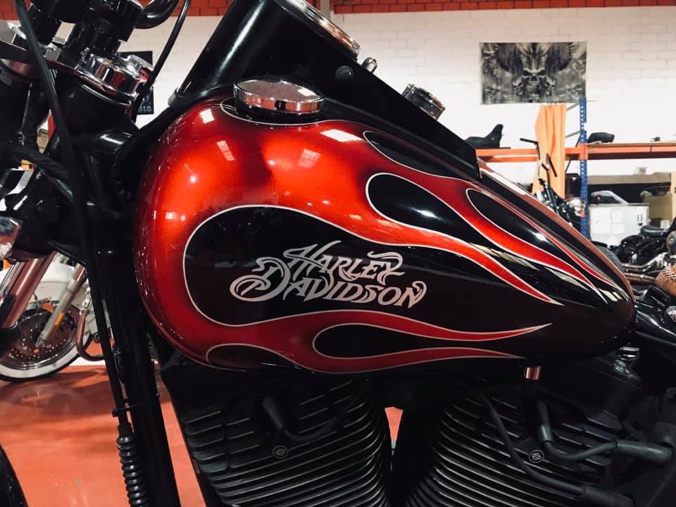 CMMSpain's tweet photo. CURSO MECANICA HARLEY DAVIDSON. Se abre plazo de matriculación para el siguiente curso de Mecanica de motores Harley Davidson. Plazas limitadas a 6 alumnos por curso.
Para más información en nuestra web, en el tlf 91 110 45 48 o a través del mail  direccion@custommotormadrid.com https://t.co/PYM0pG0Kbx