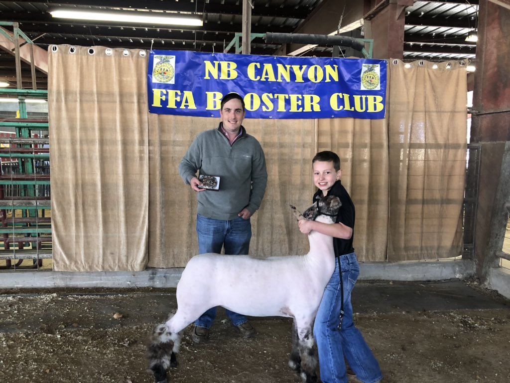 betsworthcis's tweet photo. My son, Luke had Reserve Breed FWX at Canyon FFA chapter show. Respresenting HLES! @Lesliemdurst @canyonnb_ffa https://t.co/q3wazE2fJB