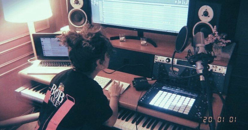 EspaceTal's tweet photo. Bien le bonsoir ici 🙌🏼
On vous partage la dernière photo de @TalOfficial qui fait bien plaisir. 🥳
2020 annonce un retour, non ? https://t.co/w8Iafi5MQl