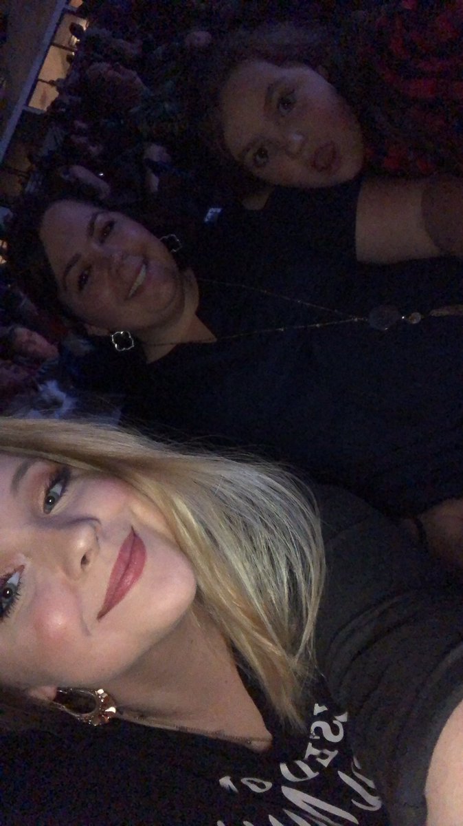 1ALCaldwell's tweet photo. Family night with Alan Jackson! #AlanJackson #ColonialLifeArena https://t.co/EefWk45VUt