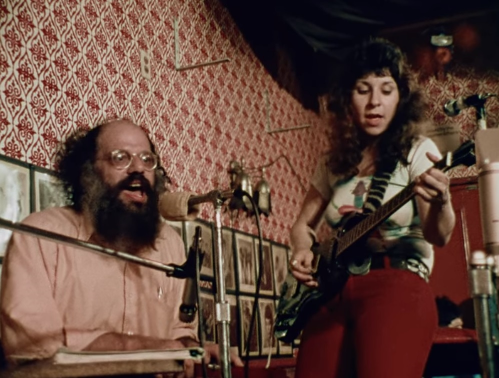 nao_muito's tweet photo. vendo o doc do scorsese sobre o dylan e pensando nesse cinematic parallel entre o allen ginsberg e o tobias funke #teamocil https://t.co/jk9Nu7Nhga