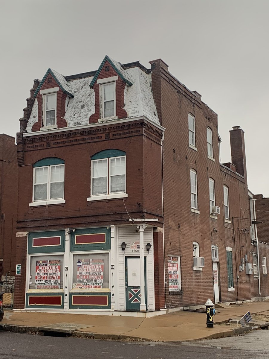 WhatIfSTL's tweet photo. What if 4460 Virginia in Mount Pleasant was a home consignment shop? #whatifstl https://t.co/ZEjkNG4y74