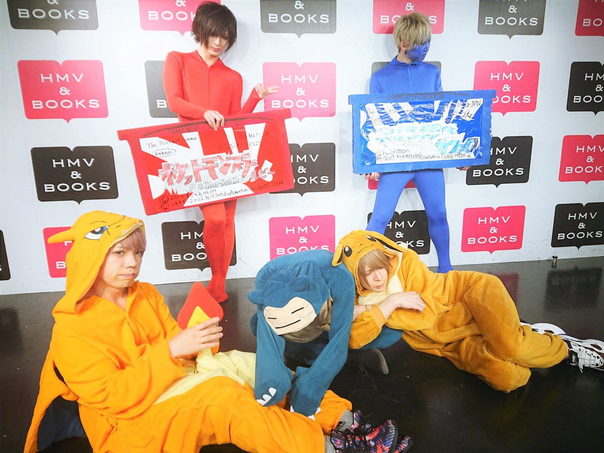 HmvBooksShibuya's tweet photo. 【#グラビティ】昨日開催「決意ゼロヒャクMAX‼︎」発売記念イベントへのご参加ありがとうございました！本日開催の渋谷www Xワンマンも全力で楽しんでください！！
サイン入りイベント限定ブックカバーを抽選で１名様にフォロー＆RTでプレゼント！締切1/19、店舗受取り出来る方限定。当選はDMにて♪ https://t.co/86kZCQ7pPj