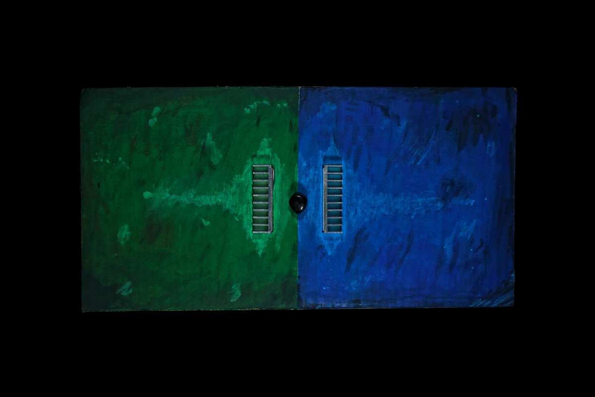 AEdwardNunn's tweet photo. "Esoteric Surgery"

MATERIALS: cardboard, acrylic paint, computer heat sink, obsidian

#Nostalghiart #nostalgia #art #cardboard #cardboardart #healingart #healing #arttherapy #computer #Gojira #crystals https://t.co/ghBf5fAbnv