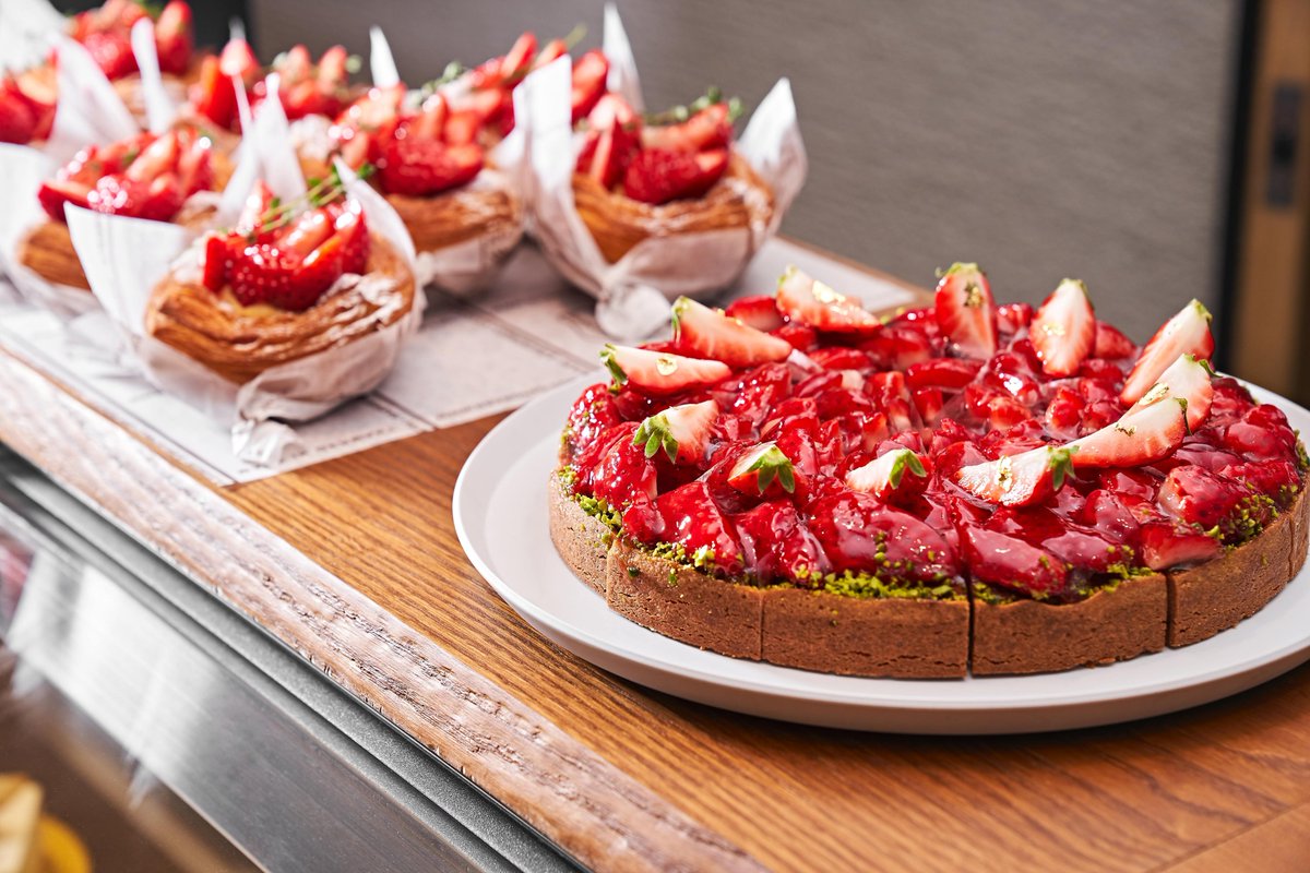 モンサンクレール A Twitter 新作タルト フレーズピスターシュ 大人気です モンサンクレール 東京 自由が丘 スイーツ カフェ パティスリー お菓子 おやつ タルト いちご 苺