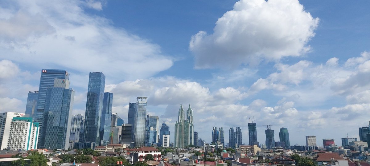 imPluke's tweet photo. @infoBMKG Jakarta Selatan, Karet Kuningan,Setiabudi pk.08.56 https://t.co/yASf63fbtM