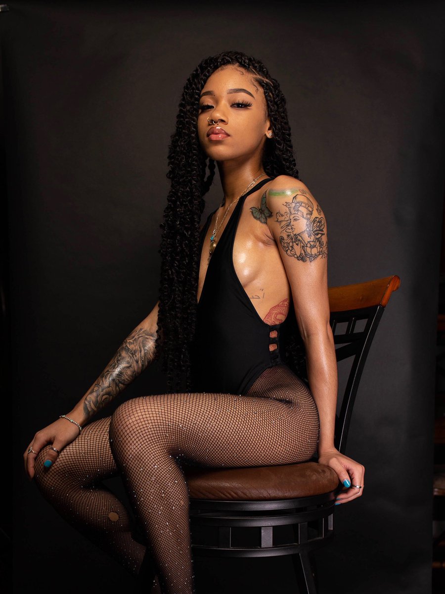 onikas_myx's tweet photo. Body like a porn star she fuck me like she fresh out 🥵 https://t.co/PRPz0UE5KT