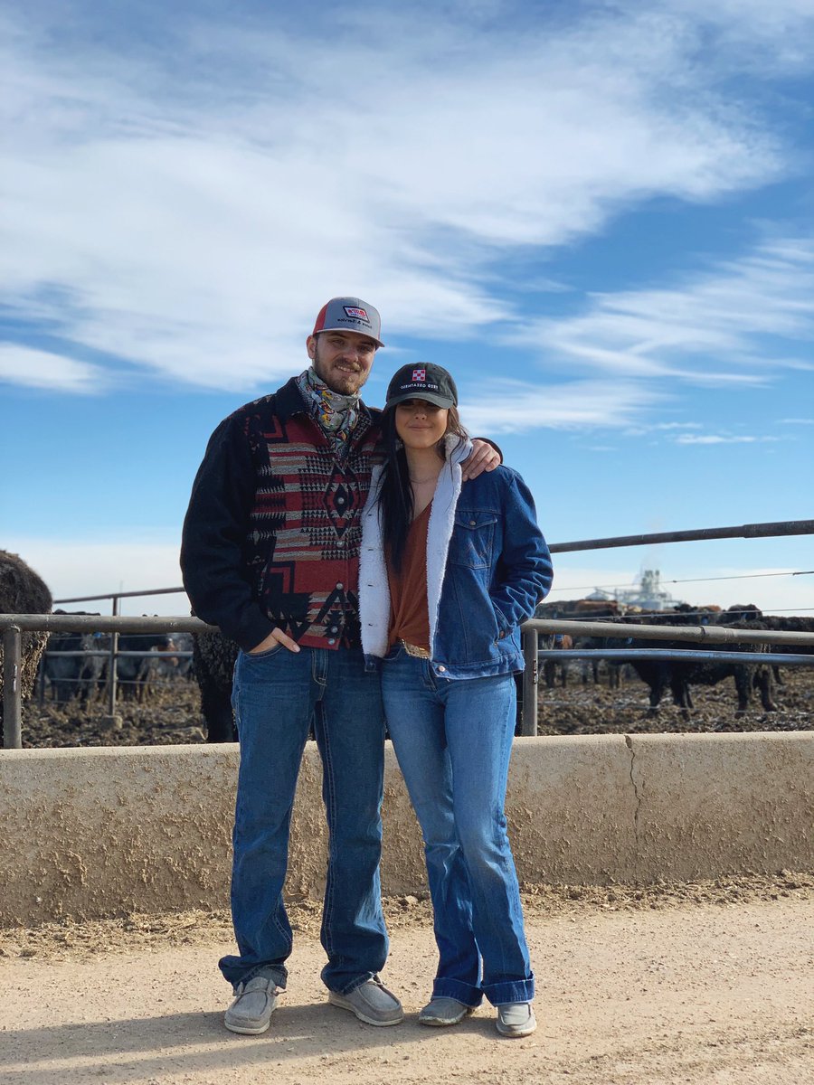 ramsfan8040's tweet photo. Only thing that stinks worse than a feedyard! https://t.co/oU3eyaKfBv