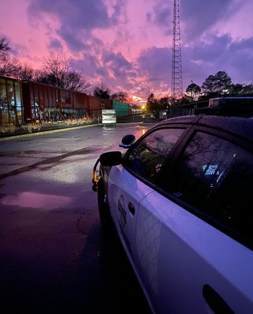 ATLNewsFirst's tweet photo. "After every storm, the sun will smile...." ~Carrollton Police Department 😍Take a look at this stunning sunset in Carollton, GA right after severe weather. #GAStorms #Sunset #Repost https://t.co/IeNi1EuENm