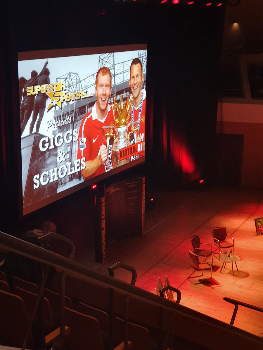 DanielleMarkwel's tweet photo. @SuperstarSpeak1 what an evening with two United LEGENDS #giggs #scholes https://t.co/kg9s70H9x6