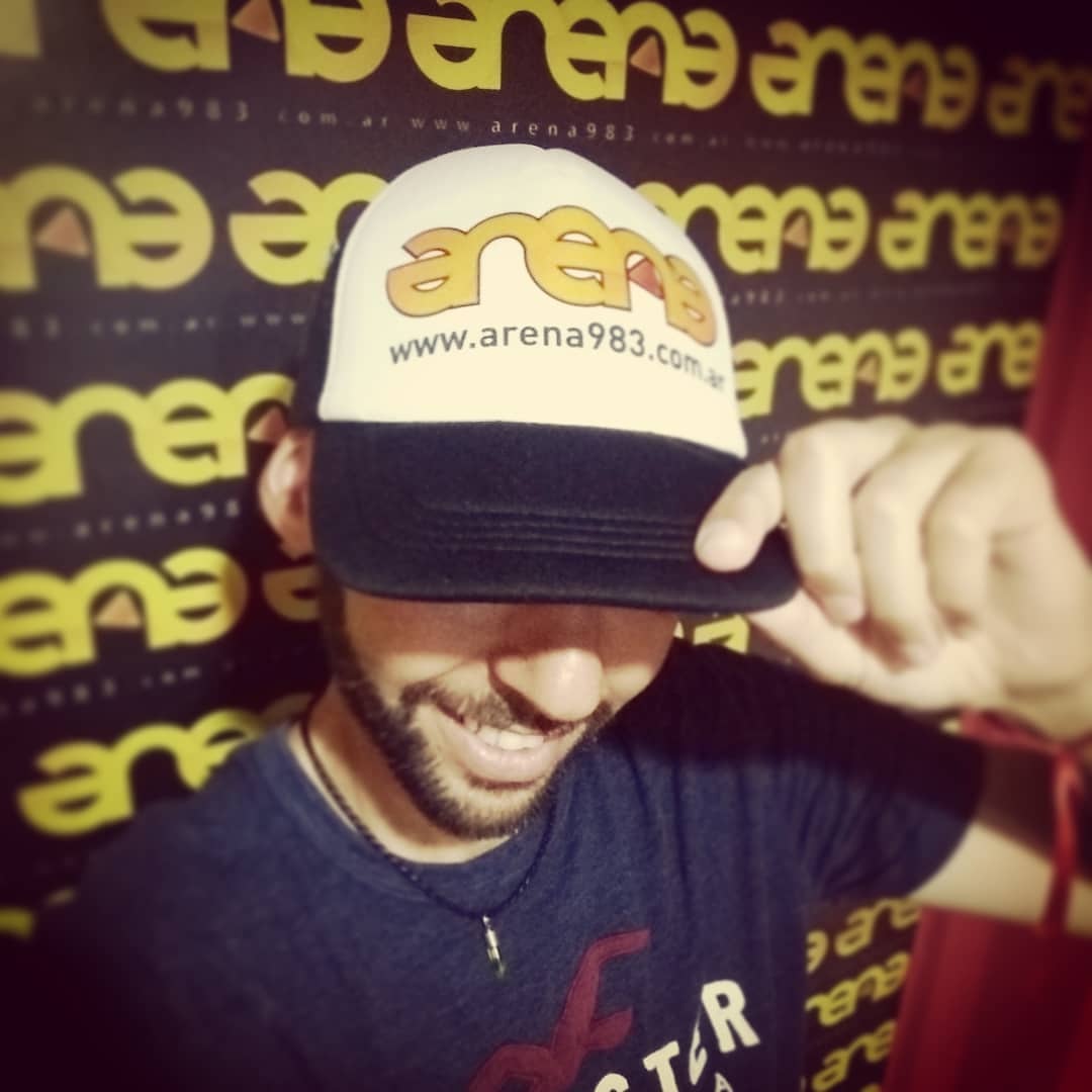 fmarena983's tweet photo. Conectate a la radio que más te gusta 📻 hasta las 22 hs te hacemos compañía 🕺🏻con @Ger_Sosno en #arenacaliente 🏖️
.
.
#feelradio #radiostereo #radioshow #radio #broadcast #speaker #selfie #sabado #saturday #soleado #sunnyday https://t.co/mfn8C4LyuW