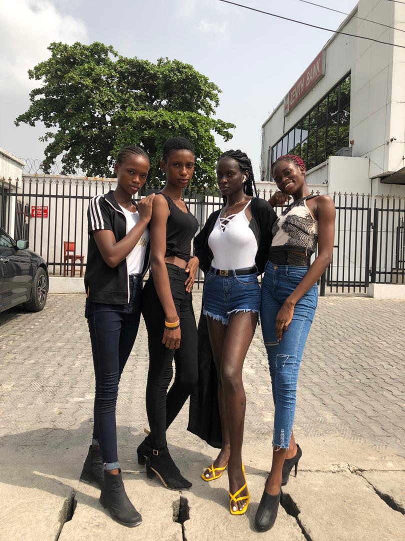 Bukola54131245's tweet photo. At the val fest casting...
Bless God for a successful day..
Trusting for a good result 🙏🙏
#model #modeller #valfest #hopingonGod #Like #like4like #followtrain #follobackforfolloback #IFB #GTA2020 https://t.co/jst8orElKz