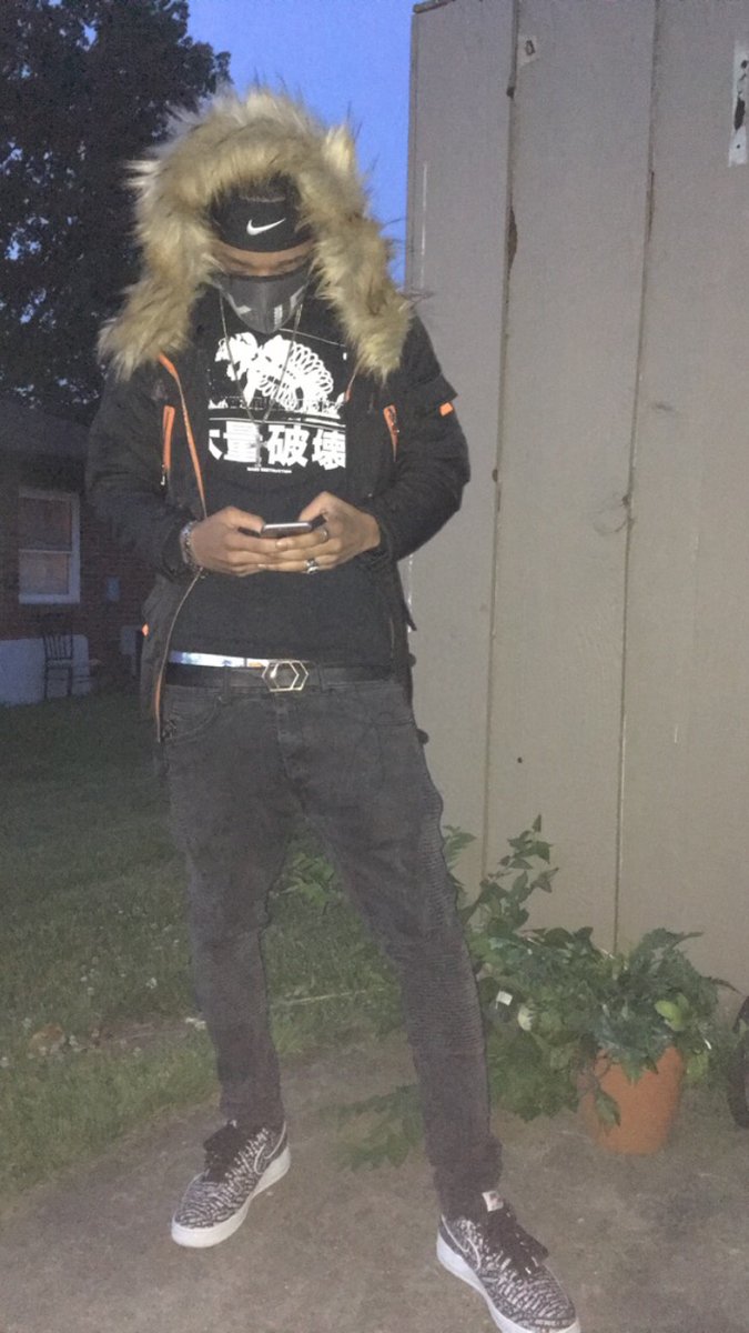 RealKidAmaze's tweet photo. #HustlersOnlyEstablishment is Proud to announce the newest Artist Signed to Planet MC #KSlid3 

Welcome to the team‼ check him out on soundcloud. Big moves comin‼

@immigrant_Gang  More boss moves? Yes please
#HOEMarketing #ImmiGrantGang https://t.co/CdnGrfOPLa