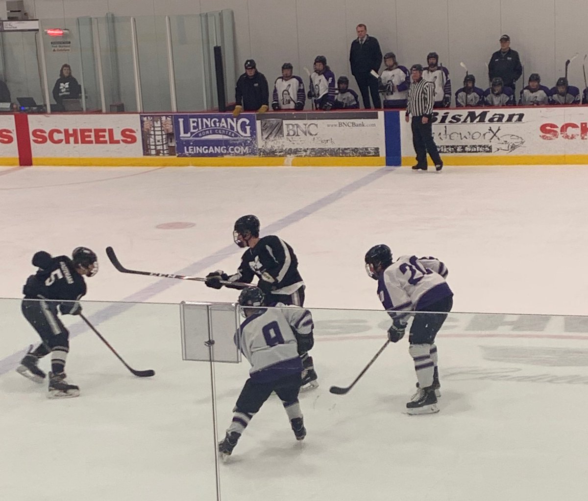 mandansports's tweet photo. End of 1st as @BravesHKY1 takes on Botno-Rugby. Tied 2-2. Scoring for #OurBraves #12NateLillis assisted by #8DrewCondon and #19JustusSayler. And #15ParkerZander assisted by #2JoshMoe and #3RyanBlowers @MHSRollBraves @WDAsports https://t.co/6wFEsqVKgX