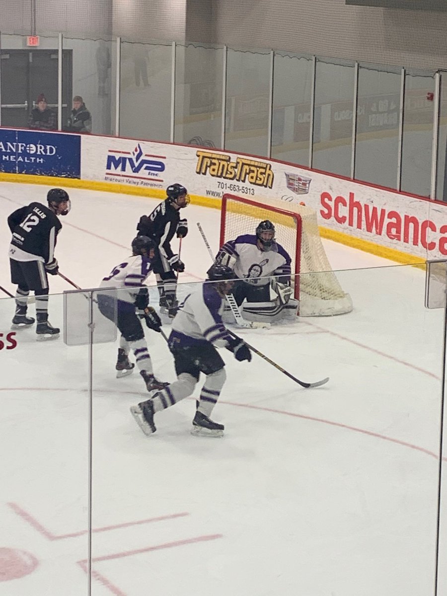 mandansports's tweet photo. End of 1st as @BravesHKY1 takes on Botno-Rugby. Tied 2-2. Scoring for #OurBraves #12NateLillis assisted by #8DrewCondon and #19JustusSayler. And #15ParkerZander assisted by #2JoshMoe and #3RyanBlowers @MHSRollBraves @WDAsports https://t.co/6wFEsqVKgX