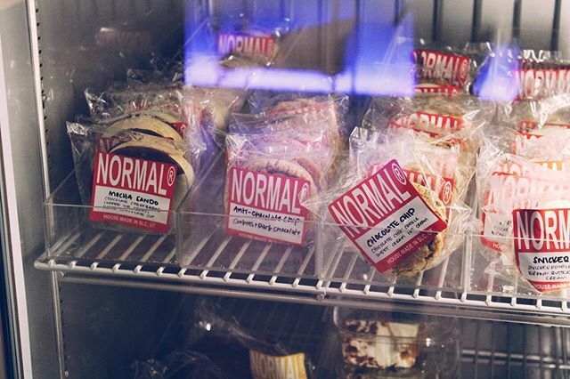 cacaoreviews's tweet photo. On your way out you can snag an ice cream bar, choco taco, sando, or a pint to take home. They even have ice cream cake!👌🏻👌🏻👌🏻 https://t.co/Fo9DwAlca1 https://t.co/OxEecxcVXw
