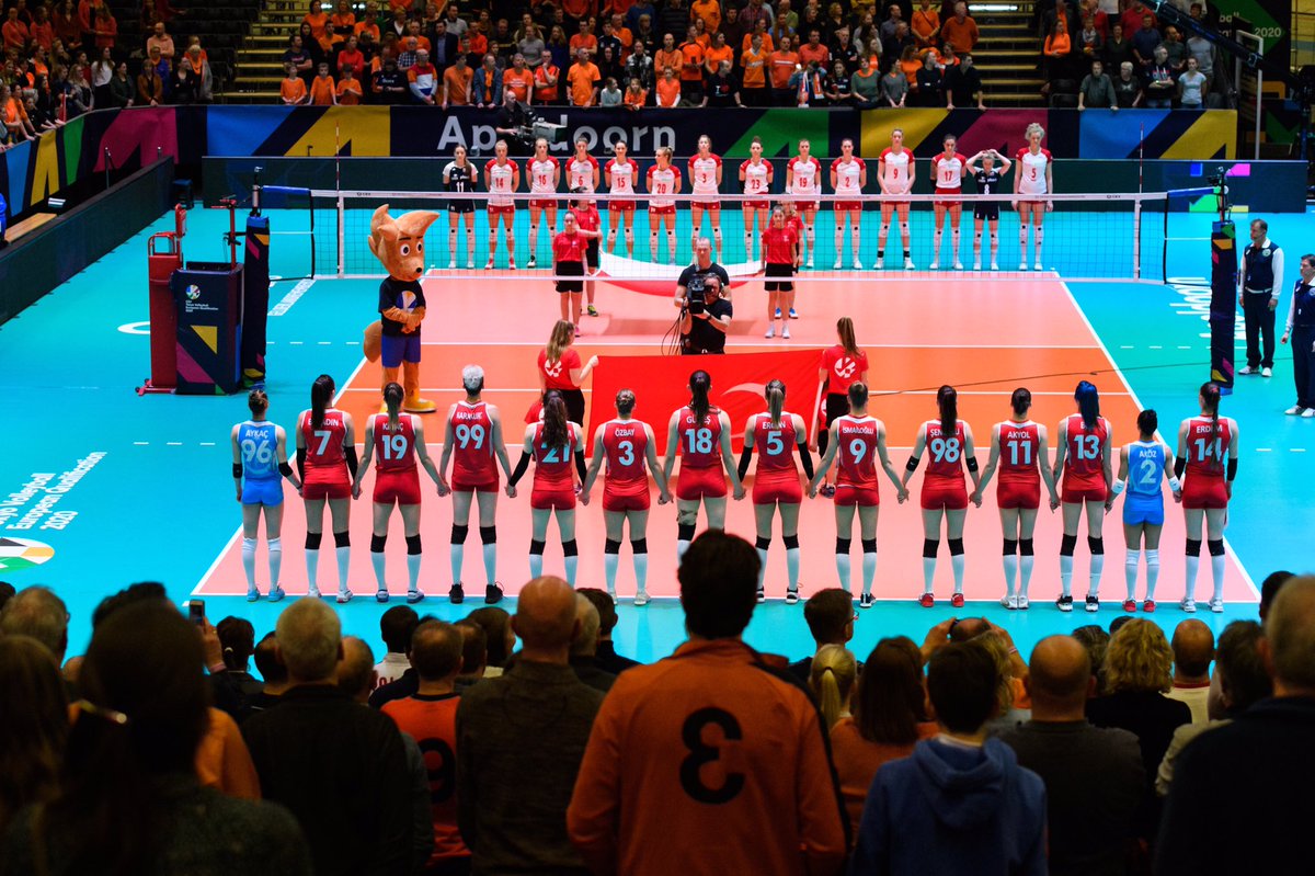 Eurosport_TR's tweet photo. 🇹🇷🏐 FİNALDEYİZ! OLİMPİYAT ELEMELERİ’NDE FİNALDEYİZ! 

🤩 A Mili Kadın Voleybol Takımımız, Polonya’yı 3-2 yenerek finale yükseliyor!

🔥 Meryem Boz tam 36 sayıyla oynayarak maçın en skorer oyuncusu oldu.  Evet 36!

#RoadtoTokyo #FileninSultanları https://t.co/r1hs7gRMgX