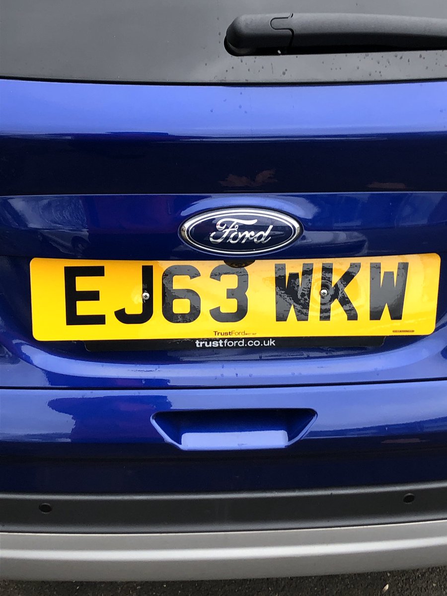 howlinmadmurdoc's tweet photo. @WSCCNews @Crawley_Police @sussex_police @Tilgate_FGreen @BadlyParked great parking in #furnacegreen today https://t.co/G52bdRh1h0