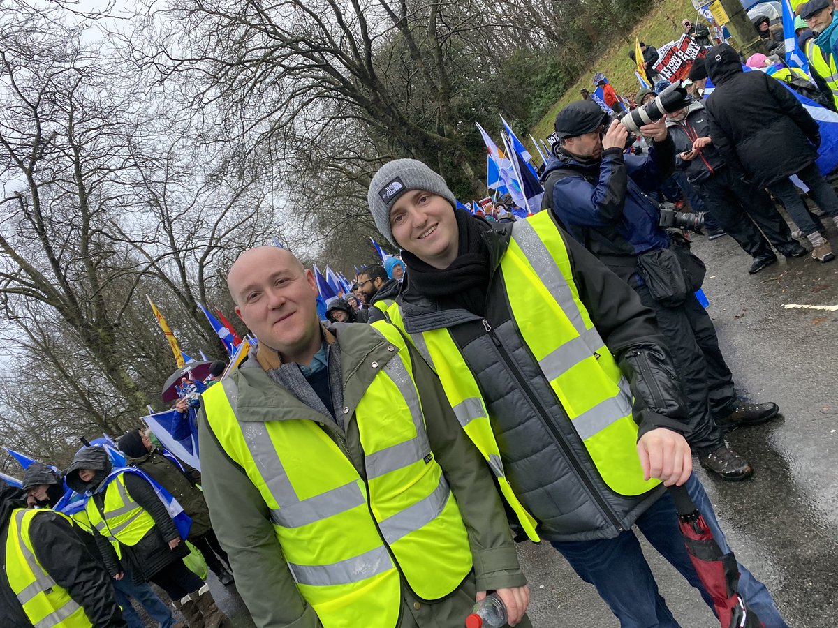 redoctoberirp's tweet image. What a day!

Joined up with our Scottish &amp;amp; Welsh independence comrades and joined 80k people as they marched through the streets of Glasgow in the pissing rain and howling wind. 

Important learning event and contacts made.

Onwards to Unity ✊🇮🇪🚩

#AUOB #YesForUnity