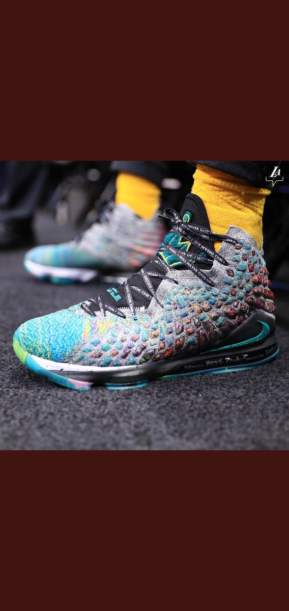 KickstyleC's tweet photo. Lebron Releasing his "I Promise" Basketball shoes January 21st🙌
#sneakers #sneakerhead #sneakerheads #sneakernews #kicks4u #hotkicks #freshkicks #nike #adidas #nikeshoes #adidasshoes #nikeshoeswomen #hypebeast #supreme #yeezy #offwhite https://t.co/rOIi7hUufm