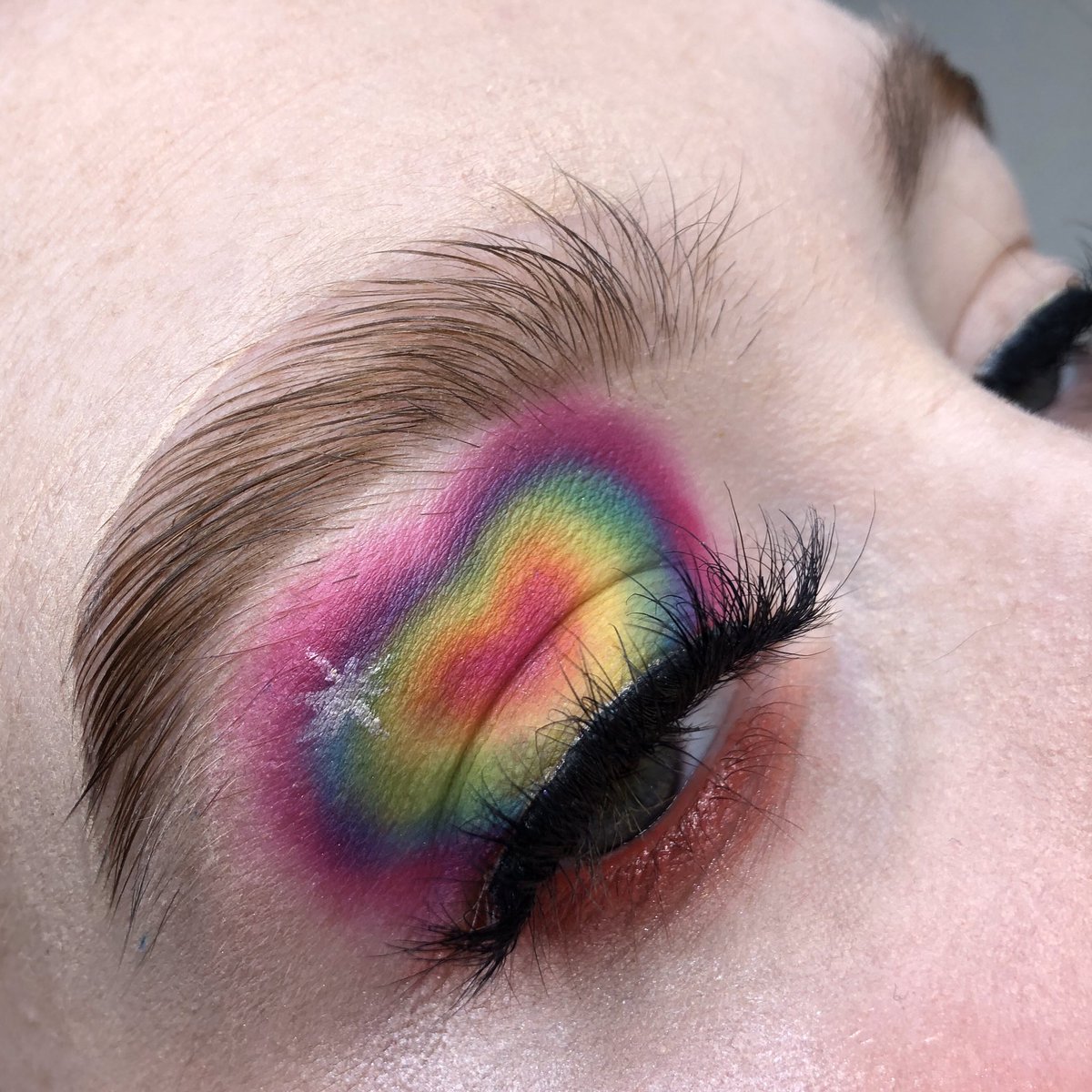 I haven’t been super happy with my work recently and i’m not really feeling motivated to do makeup because of it...
i’m in a rut and i’m just trying to get out of it without burning myself out

But here’s some of my looks that i’ve loved!