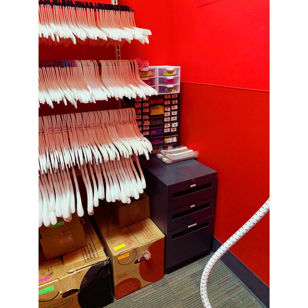 SouthsideTarget's tweet photo. Cabernet organized ✔️ hangers sized by department ✔️ sizers organized ✔️ Spring cleaning came early! We are ready for a successful 2020 with our clean back room 👏🏻👏🏻👏🏻 https://t.co/B5ctoKg9jR