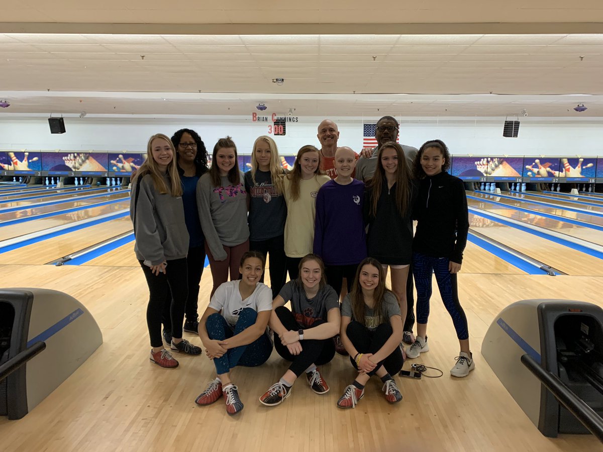 Family appreciation day! #bowling#buildingaprogram <a href="/Heritage__GBB/">HeritageHS GBB</a>